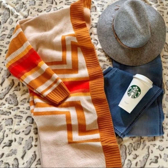 New Aztec Tribal Print Western Long Cardigan Sweater Beth Dutton Yellowstone - Picture 5 of 8